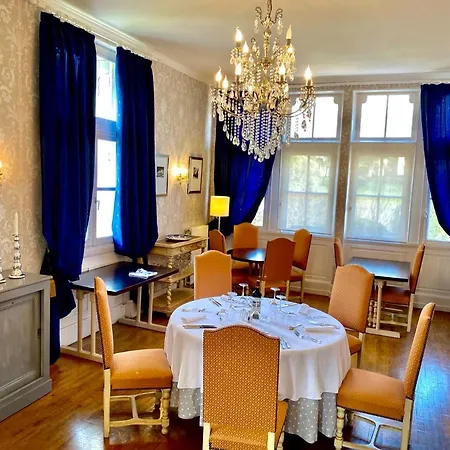Guest house Chateau De 4*