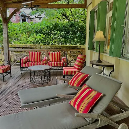 Guest house Chateau De