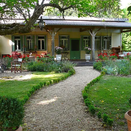 Chateau De Guest house